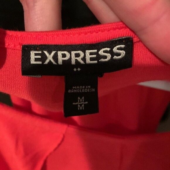 Express Pink Flowy Tank - Picture 3 of 3